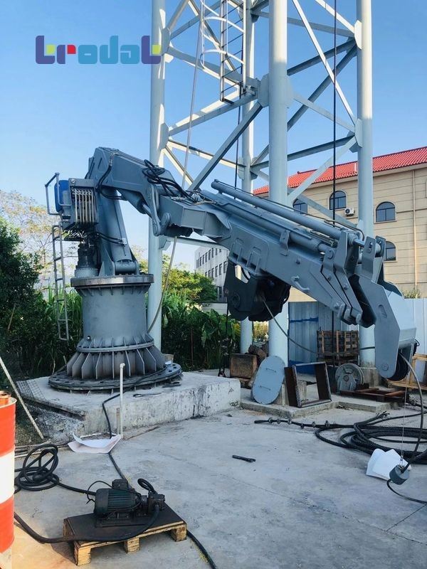 Hydraulic Deck Crane